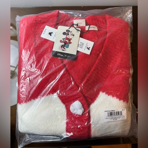 Disney/ Macy’s Minnie Mouse Cardigan Embellished with Crystals by Swarovski - Picture 6 of 8